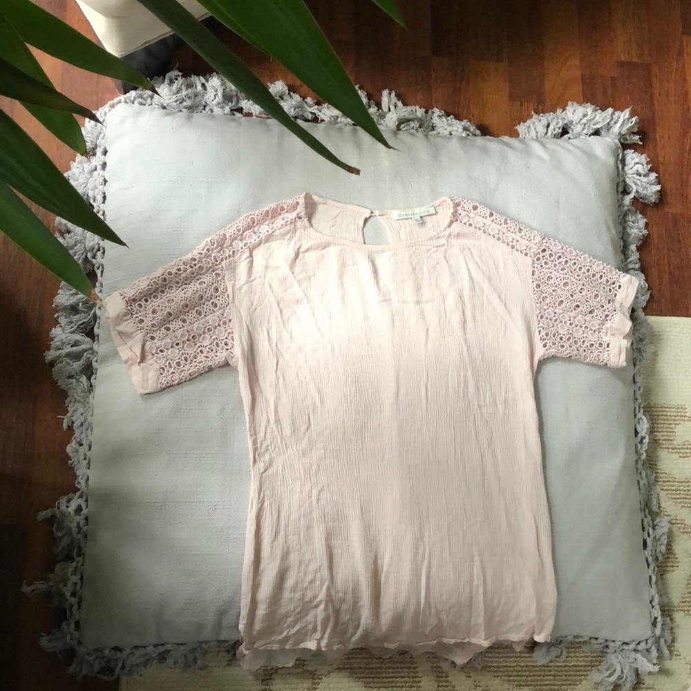 💛Lace baby pink tee